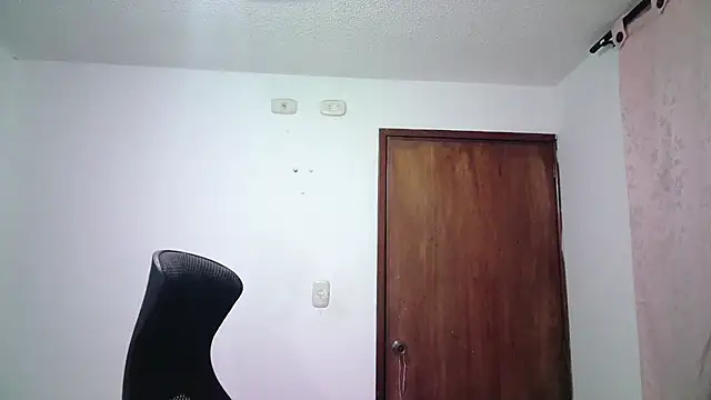 Snapshot of aineangeel chatting on 10/01/25, 01:11 aineangeel online show from 10/01/25, 01:11