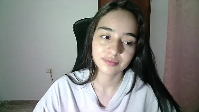 Snapshot of aineangeel chatting on 10/28/25, 01:09 aineangeel online show from 10/28/25, 01:09