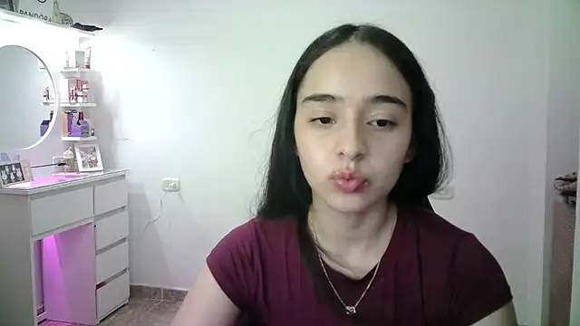 Snapshot of aineangeel chatting on 05/12/26, 02:19 aineangeel online show from 05/12/26, 02:19