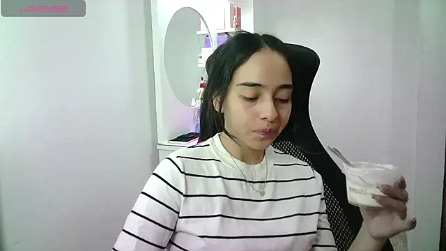 Snapshot of aineangeel chatting on 07/23/26, 12:46 aineangeel online show from 07/23/26, 12:46