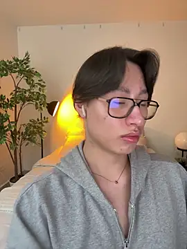 SrLuis18 online show from 09/15/25, 10:21