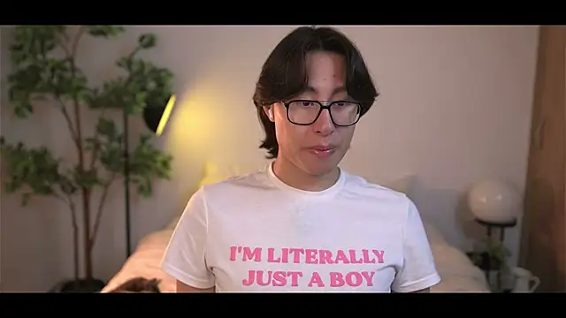 SrLuis18 online show from 11/05/25, 04:23