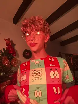 Snapshot of lyamthommpson chatting on 12/16/25, 08:58 lyamthommpson online show from 12/16/25, 08:58