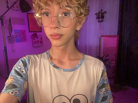 lyamthommpson online show from 03/18/26, 08:23