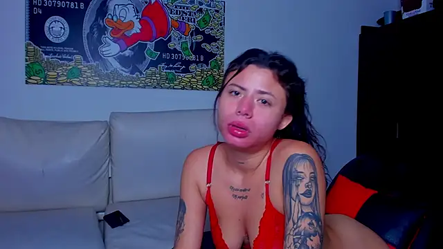 Snapshot of sweethot___ chatting on 02/25/25, 07:47 sweethot online show from 02/25/25, 07:47