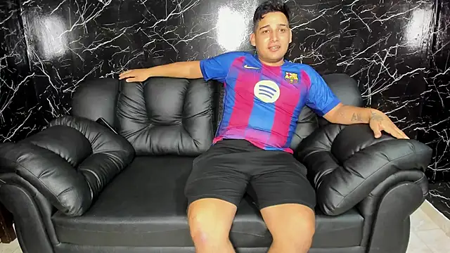 Snapshot of sweethot___ chatting on 09/14/25, 02:38 sweethot online show from 09/14/25, 02:38