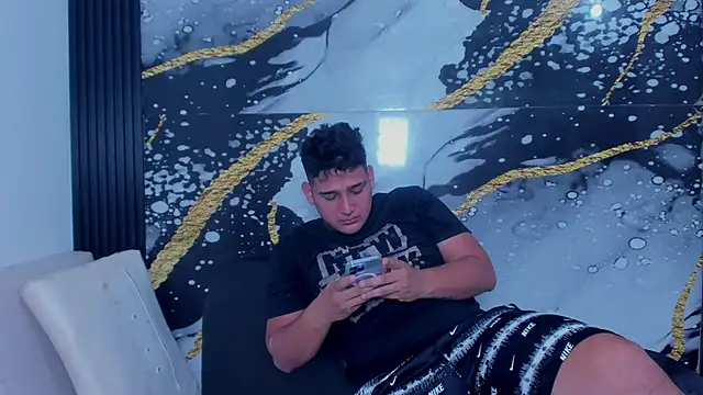 Snapshot of sweethot___ chatting on 09/21/25, 02:19 sweethot online show from 09/21/25, 02:19