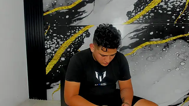 Snapshot of sweethot___ chatting on 09/22/25, 02:41 sweethot online show from 09/22/25, 02:41