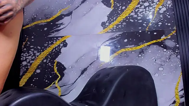 Snapshot of sweethot___ chatting on 10/06/25, 02:36 sweethot online show from 10/06/25, 02:36