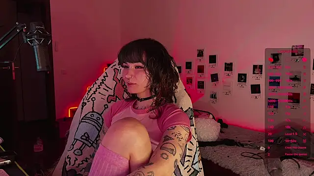 deadlysweet online show from 12/05/25, 12:41