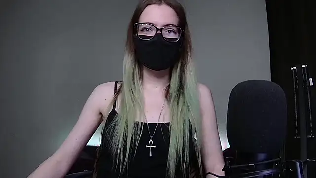 Snapshot of amber_candyfloss chatting on 12/18/24, 02:32 amber candyfloss online show from 12/18/24, 02:32