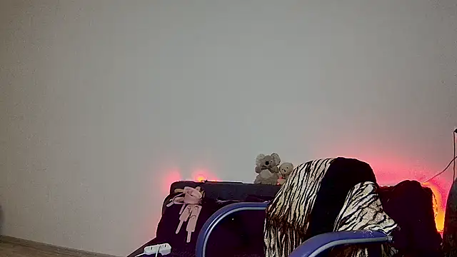 Snapshot of amber_candyfloss chatting on 09/17/25, 06:04 amber candyfloss online show from 09/17/25, 06:04