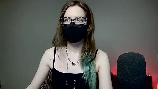 Snapshot of amber_candyfloss chatting on 10/29/25, 12:02 amber candyfloss online show from 10/29/25, 12:02