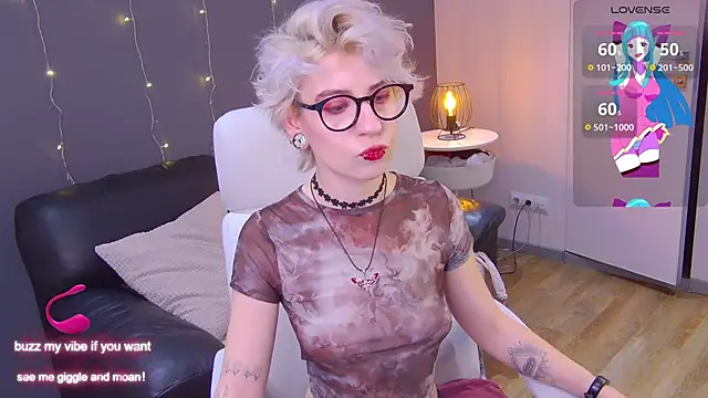 Snapshot of _Moonlight_t chatting on 02/01/25, 05:28 Moonlight t online show from 02/01/25, 05:28