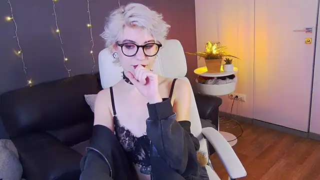 Snapshot of _Moonlight_t chatting on 02/07/25, 05:52 Moonlight t online show from 02/07/25, 05:52