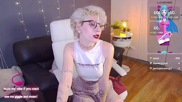 Snapshot of _Moonlight_t chatting on 02/08/25, 12:50 Moonlight t online show from 02/08/25, 12:50