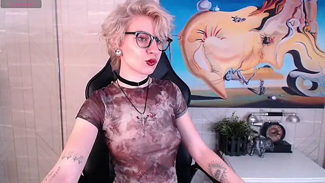 Snapshot of _Moonlight_t chatting on 02/19/25, 05:16 Moonlight t online show from 02/19/25, 05:16