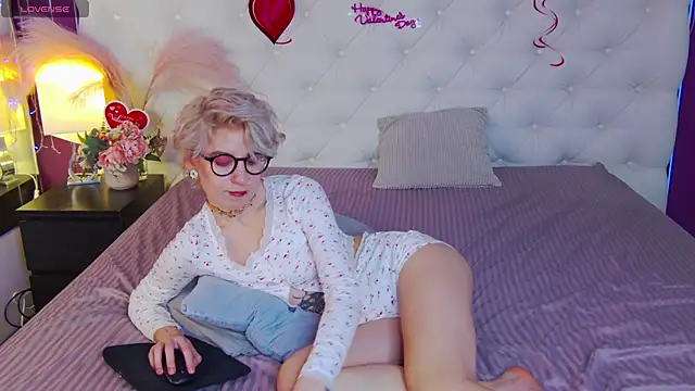 Snapshot of _Moonlight_t chatting on 02/24/25, 04:15 Moonlight t online show from 02/24/25, 04:15