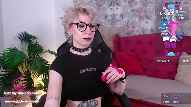 Snapshot of _Moonlight_t chatting on 02/27/25, 08:17 Moonlight t online show from 02/27/25, 08:17