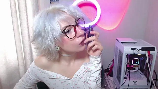 Snapshot of _Moonlight_t chatting on 10/05/25, 10:13 Moonlight t online show from 10/05/25, 10:13