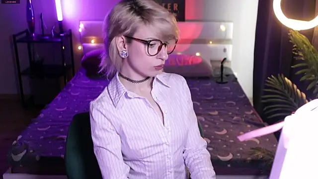  Moonlight t online show from 04/24/26, 09:01