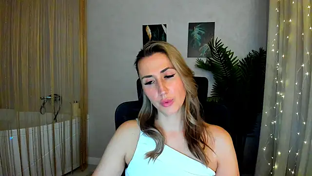 PassionGlow online show from 02/08/25, 09:46