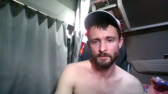 Snapshot of Spyy_coo chatting on 03/04/26, 02:01 Spyy coo online show from 03/04/26, 02:01