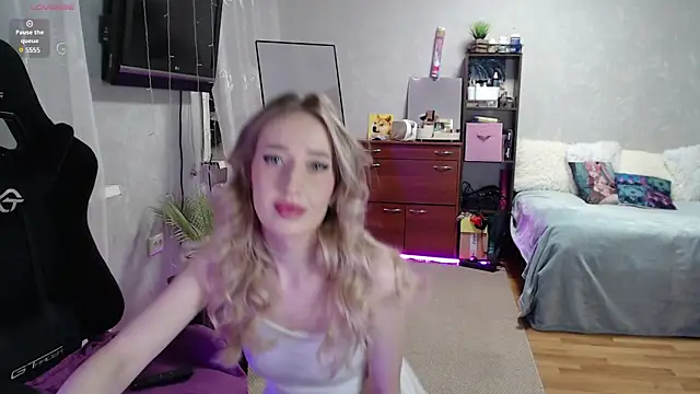 Little Soph online show from 03/04/25, 12:39