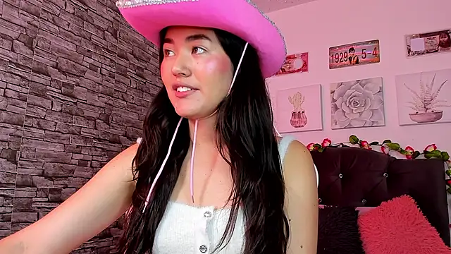 olivia22love online show from 12/23/24, 03:55