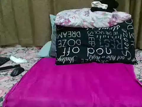 Snapshot of NaughtyFlower88 chatting on 12/11/24, 03:47 NaughtyFlower88 online show from 12/11/24, 03:47