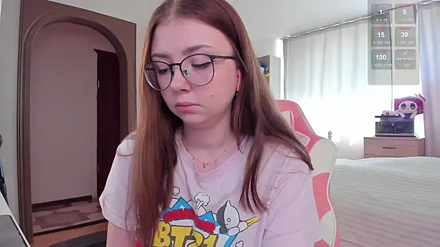 Snapshot of elisejays chatting on 03/08/25, 10:43 elisejays online show from 03/08/25, 10:43