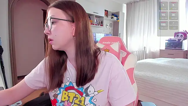Snapshot of elisejays chatting on 03/15/25, 10:57 elisejays online show from 03/15/25, 10:57