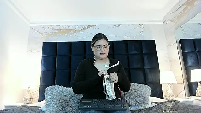 EVELIN MASON online show from 04/25/26, 07:55