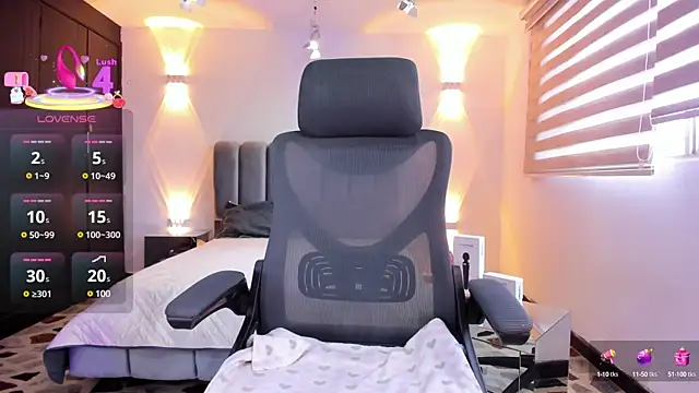 AnaRuiz online show from 02/24/25, 12:16