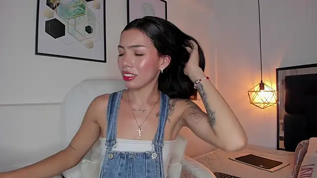 Snapshot of amysc chatting on 10/06/25, 01:41 amysc online show from 10/06/25, 01:41