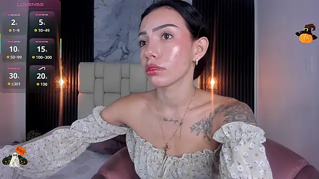 Snapshot of amysc chatting on 10/20/25, 02:17 amysc online show from 10/20/25, 02:17