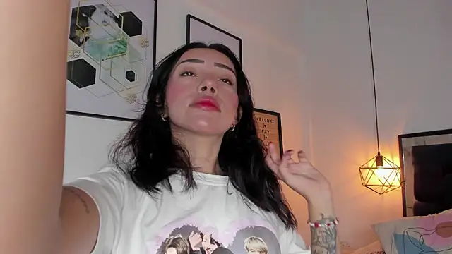 Snapshot of amysc chatting on 11/07/25, 01:44 amysc online show from 11/07/25, 01:44