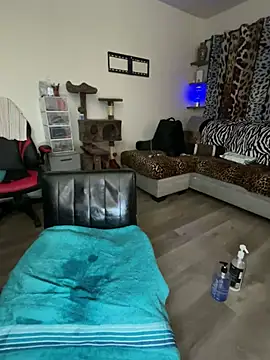 Snapshot of fatfabulous1981 chatting on 02/14/25, 03:22 fatfabulous1981 online show from 02/14/25, 03:22