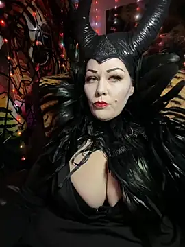 Snapshot of fatfabulous1981 chatting on 11/01/25, 01:29 fatfabulous1981 online show from 11/01/25, 01:29