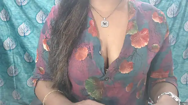 Sophia your online show from 03/10/25, 04:49