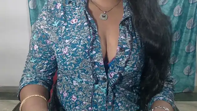 Sophia your online show from 04/20/26, 04:26