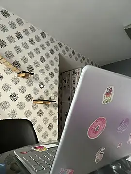 samilux5 online show from 10/28/25, 05:26