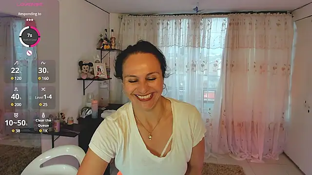 Snapshot of lollita_23_ chatting on 03/10/25, 10:34 lollita 23 online show from 03/10/25, 10:34