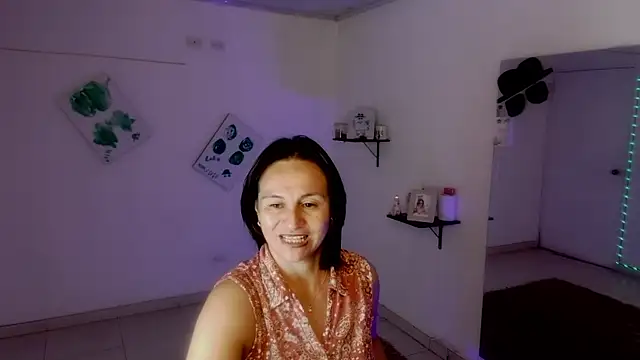 Snapshot of lollita_23_ chatting on 11/17/25, 08:58 lollita 23 online show from 11/17/25, 08:58