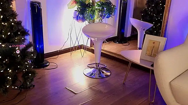 Victoria-Harper online show from 12/14/25, 10:09