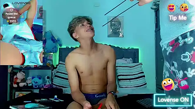 Liamscott  online show from 11/06/25, 10:10