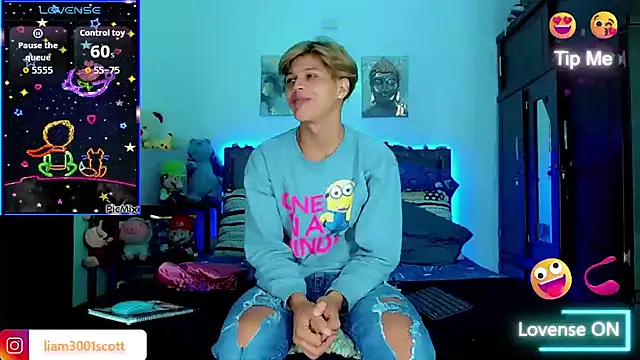 Liamscott  online show from 11/17/25, 08:36