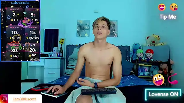 Liamscott  online show from 11/18/25, 08:35