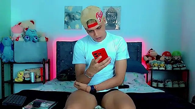 Liamscott  online show from 03/17/26, 12:48