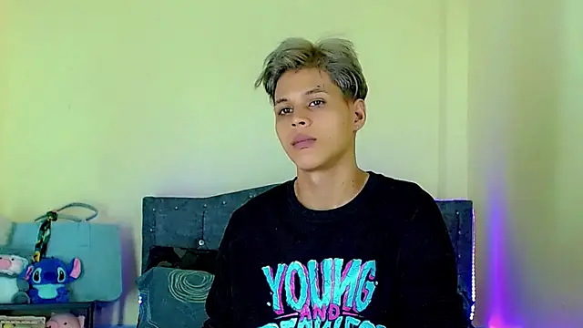 Liamscott  online show from 04/18/26, 06:45